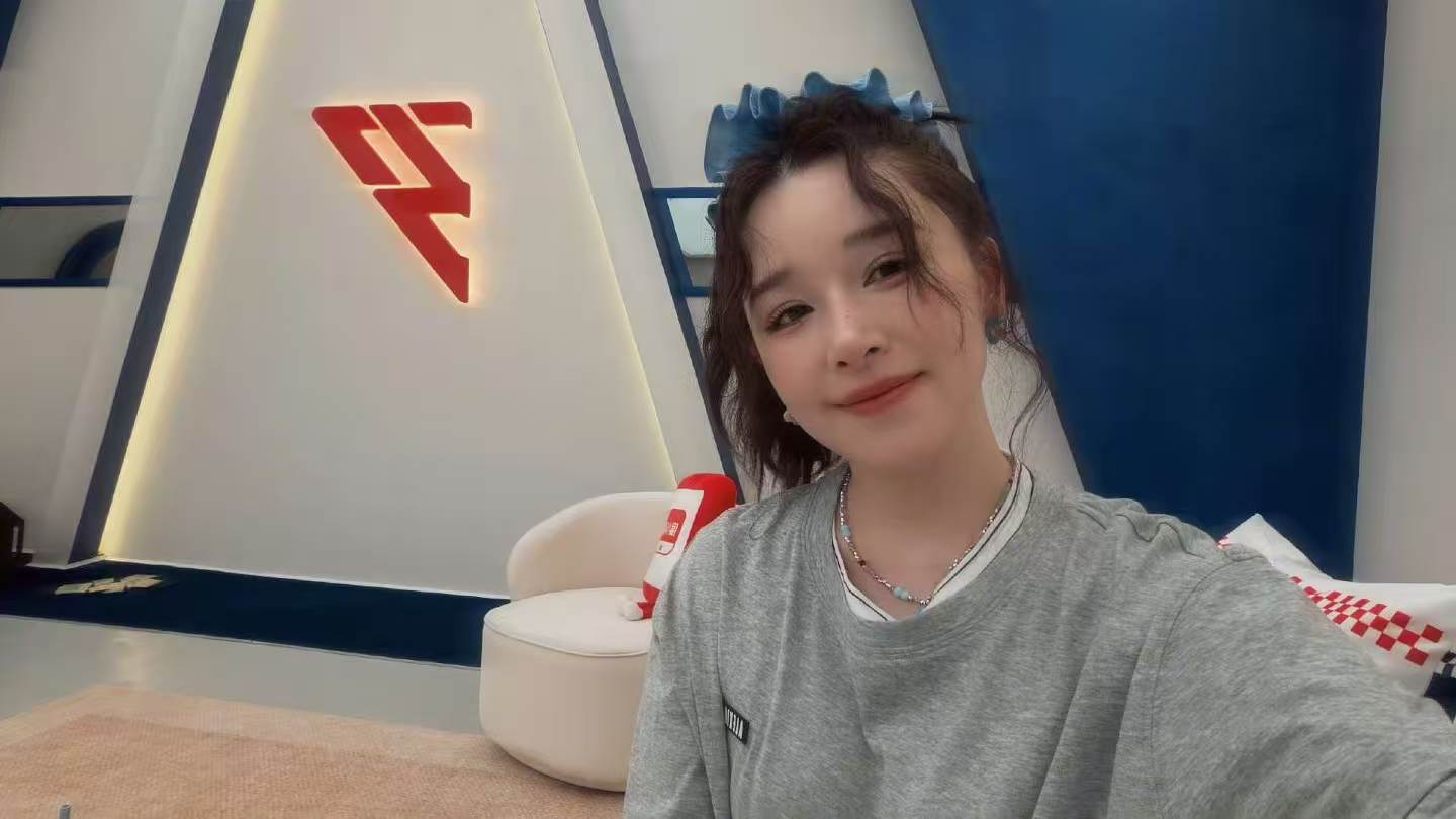 浪姐总决赛直播，阚清子意外睡着，引发网友热议