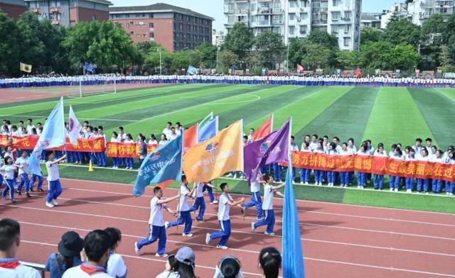 小学体育放松操，让孩子在奔跑后学会慢下来