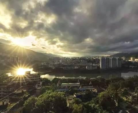 海南苗寨旅游攻略，一个东北人在五指山脚下的真实见闻