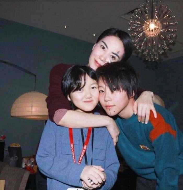 窦靖童歌手摇滚黑嗓，音乐中的反叛与自由