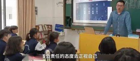 班主任为学生建43个相册存万张照片