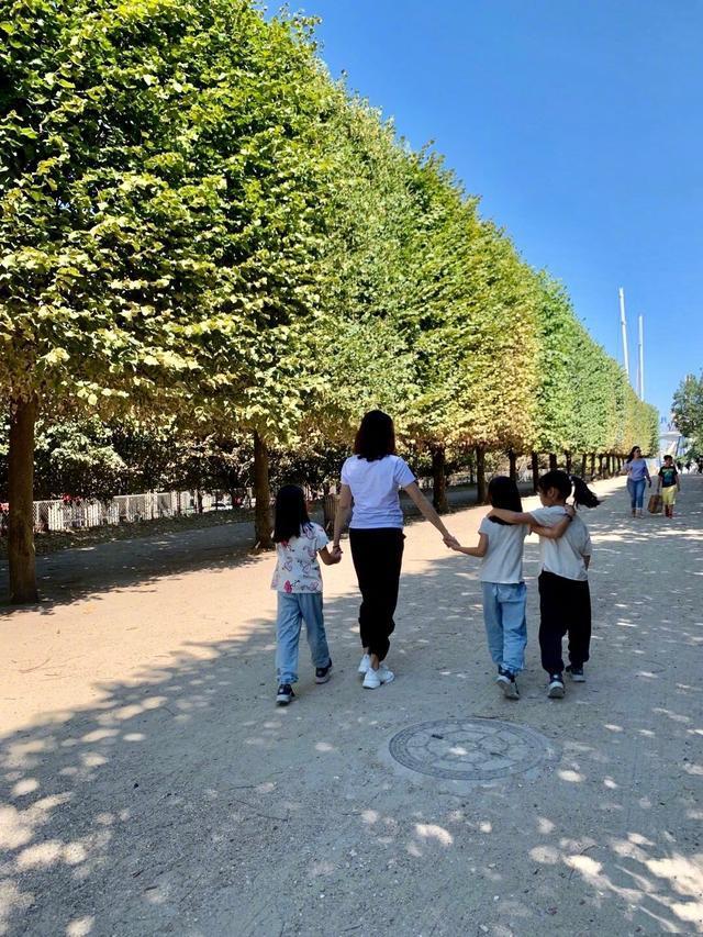 女童海边溺水获救 父母至今未现身